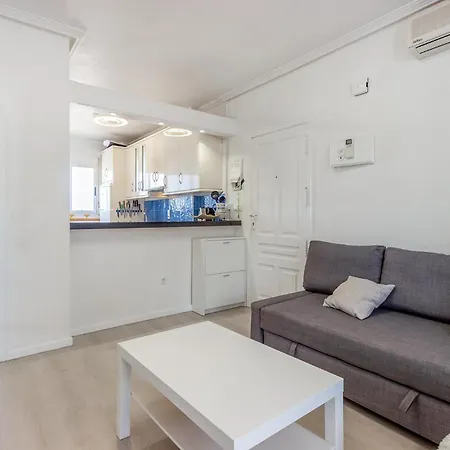 Vakantiehuis 3 Bedroom Lovely In *